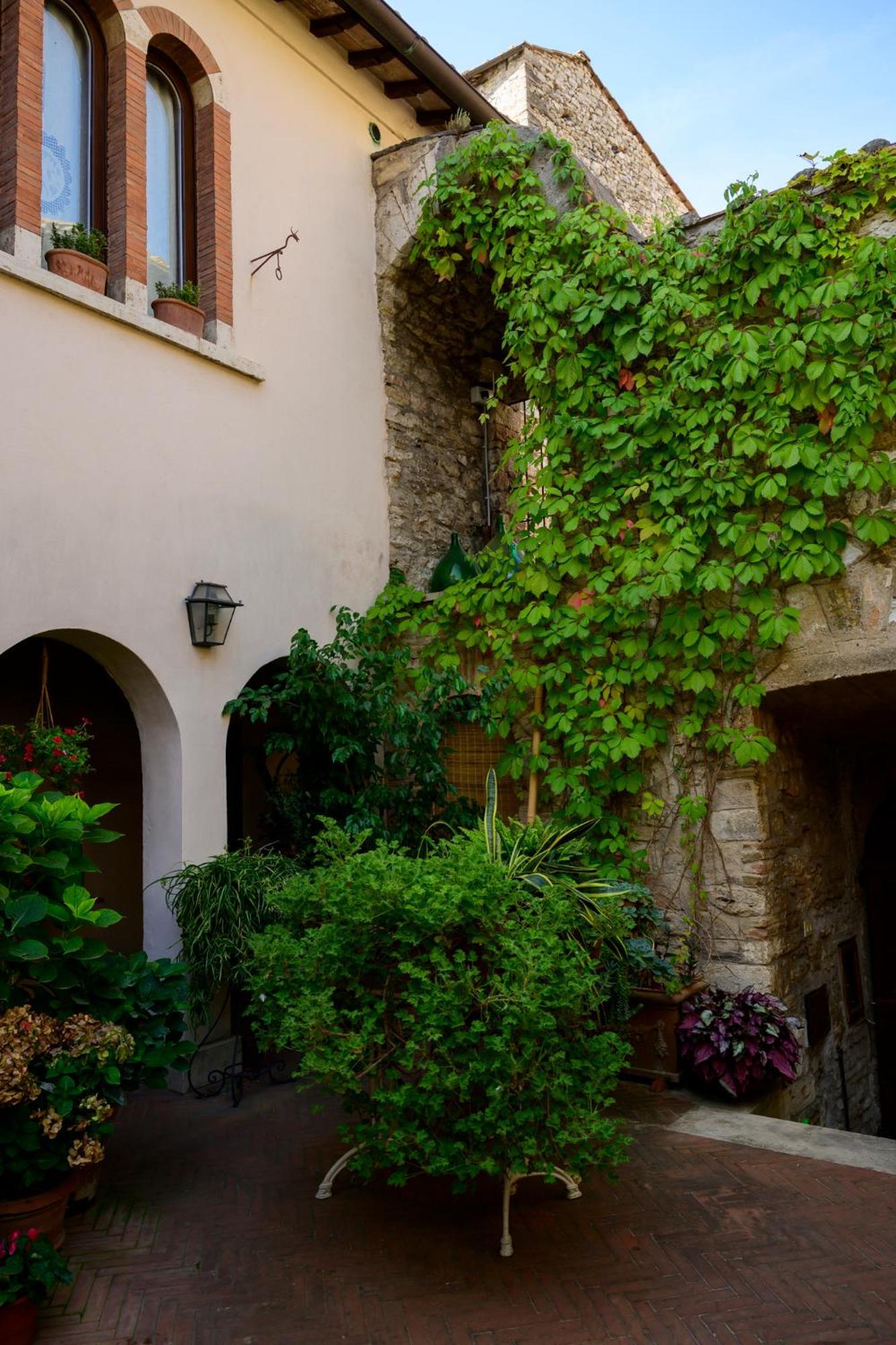 Bed and Breakfast Mimma Bed&Flavour Narni Exterior foto